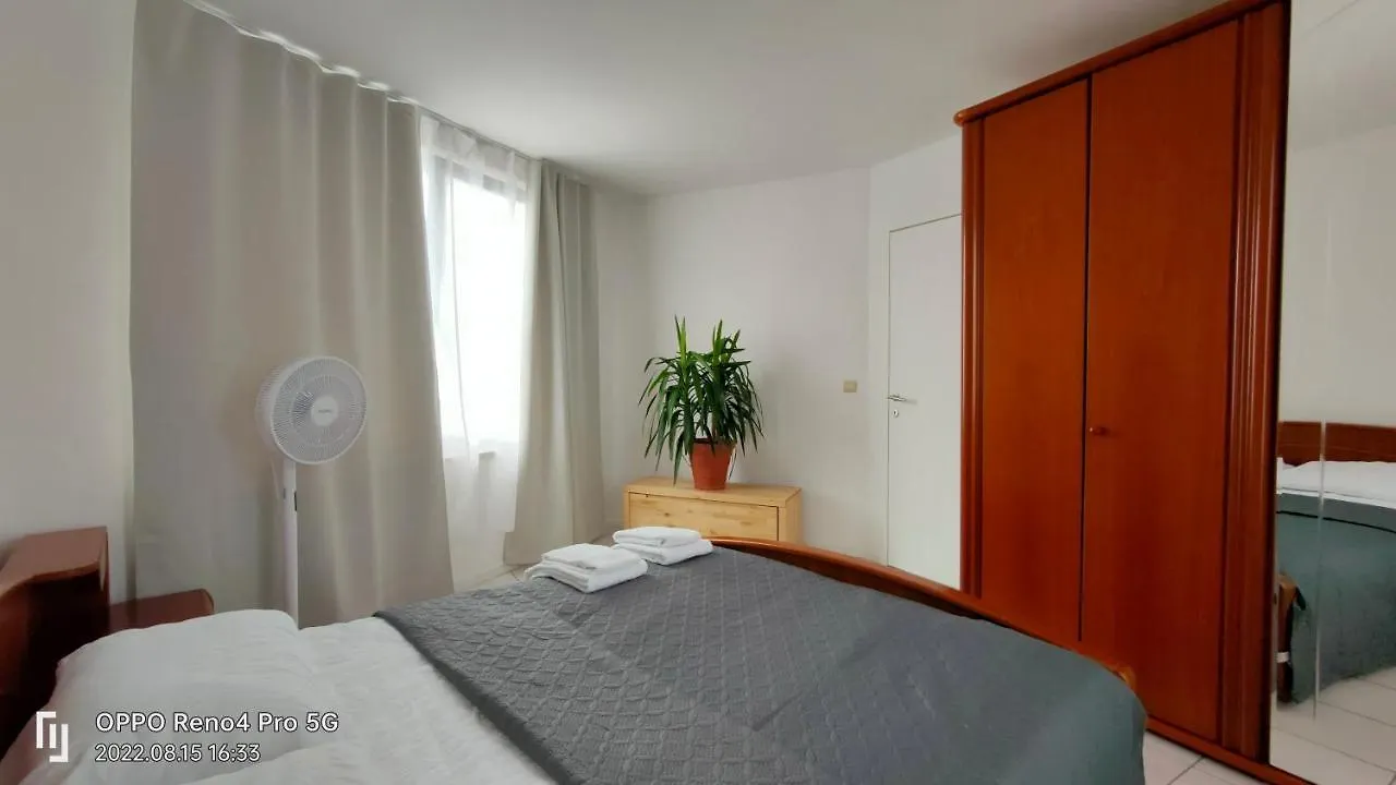 Apartment Mooi Slaapkamer! Proper En Compact Place Voor 3 Antwerp Belgium