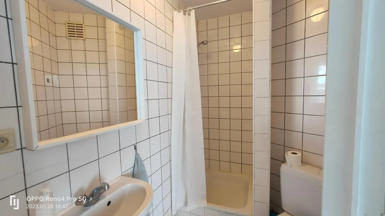 Mooi Slaapkamer! Proper En Compact Place Voor 3 Antwerp Belgium